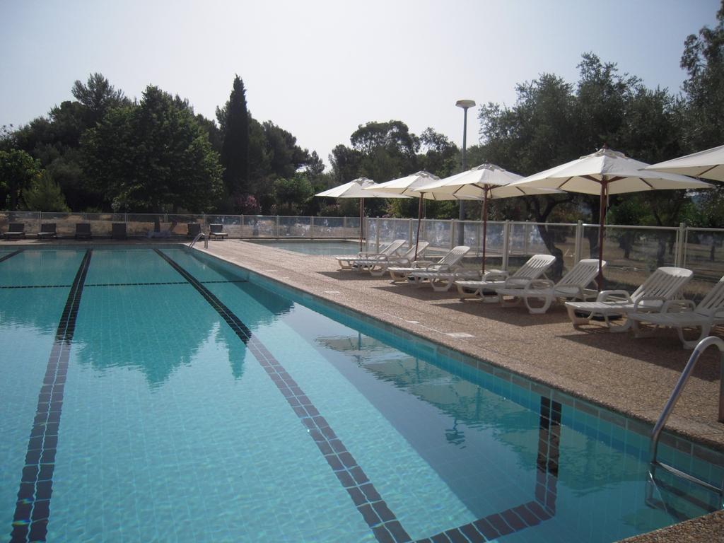 Le Domaine Des Oliviers Apartment Saint-Cyr-sur-Mer Exterior photo